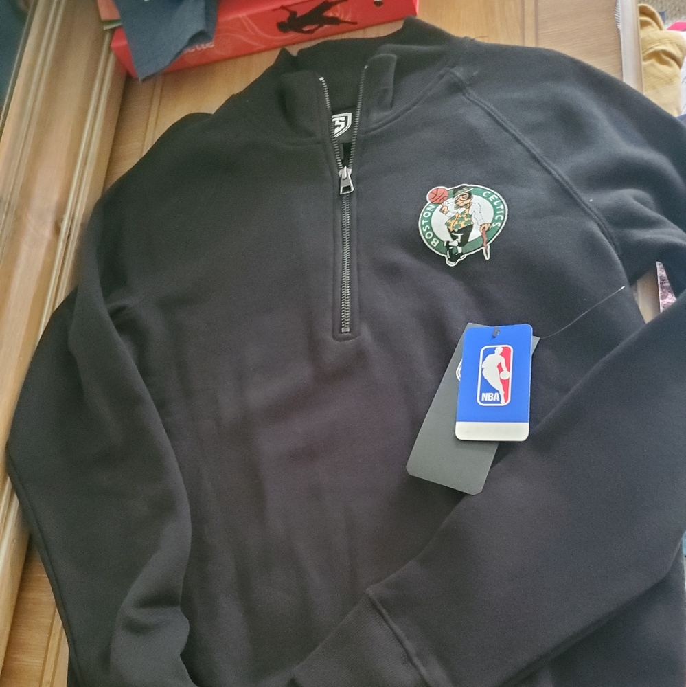 Nwt women's NBA Boston Celtics fleece Pullover 1/4 zip new
